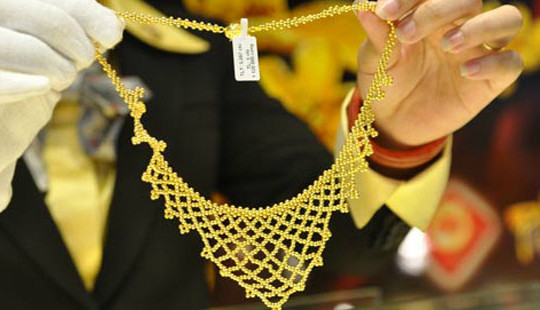 Vàng “sốt”thật hay chỉ là tác động tâm lý?