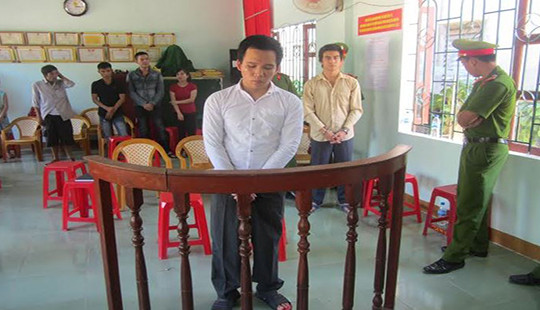 Thi Đại học không đỗ, ở nhà bán ma túy