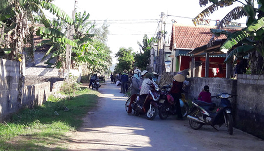 Một phụ nữ bị điện giật tử vong khi đi bơm nước tưới cây