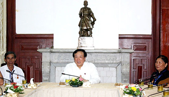 Chánh án TANDTC gặp mặt Đoàn cán bộ lão thành cách mạng, người có công tỉnh Quảng Ngãi
