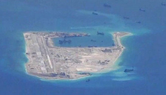 Người Việt tại Đức mít tinh hoan nghênh phán quyết của Tòa Trọng tài thường trực