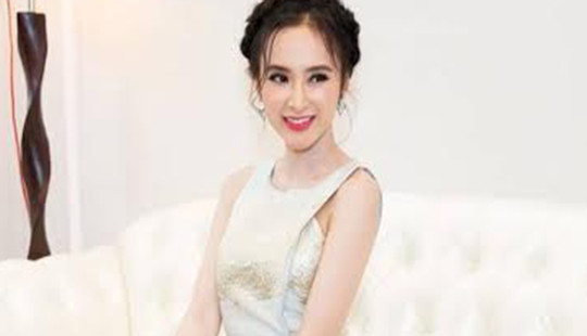 Sao Việt mặc đẹp: Hoàng Thùy Linh diện đầm đỏ nổi bật nhất tuần qua