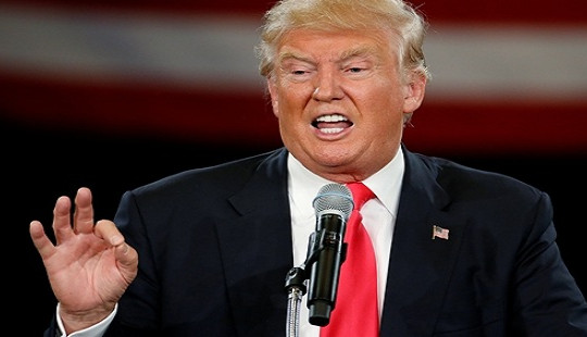 Tỷ phú Trump dọa không trả tiền thuê phòng khách sạn vì nóng