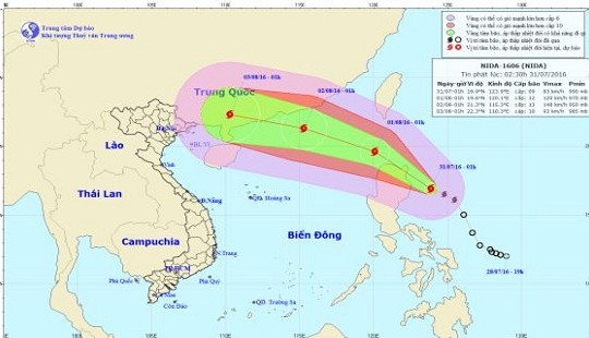 Bão số 2 diễn biến phức tạp và đang tiếp tục mạnh thêm