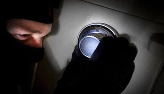 TP.HCM: Người dân hoang mang khi trộm vào nhà "khoắng" két sắt