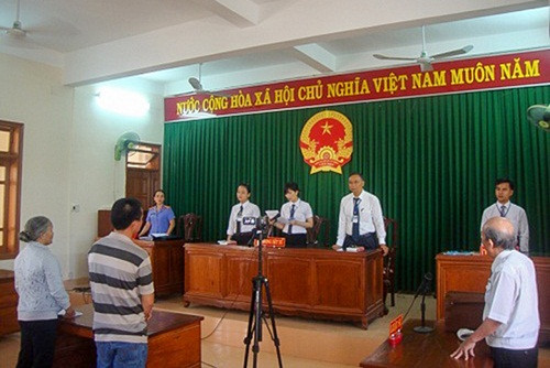 BLTTDS 2015: Quy định mới về các điều kiện hoãn phiên tòa, nội quy phiên tòa
