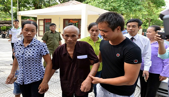 Công bố Quyết định đình chỉ điều tra bị can và công khai xin lỗi ông Trần Văn Thêm