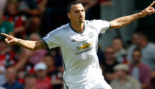 Mourinho cùng M.U thắng trận ra quân