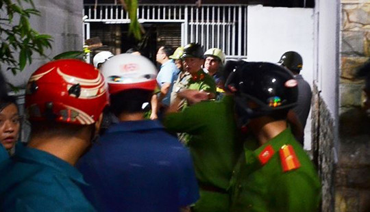 Cụ bà 73 tuổi nguy kịch trong đám cháy