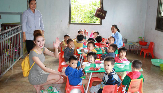 Á hậu 2 Quỳnh Giao: Từ thiện để thêm hiểu và thêm yêu quê hương mình