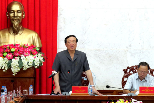 Chánh án TANDTC Nguyễn Hòa Bình kiểm tra công tác phòng, chống tham nhũng tại Hậu Giang