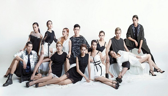 Thí sinh Next Top Model biến hóa hoàn hảo với trang phục trắng và đen