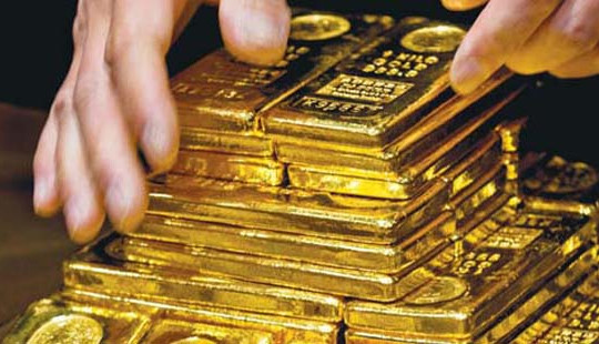 Giá vàng hôm nay 25/8 rơi nhanh xuống đáy 4 tuần