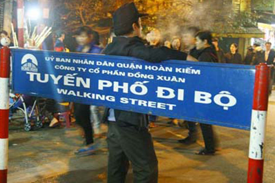 Hà Nội thí điểm mở phố đi bộ cuối tuần quanh hồ Gươm từ 1/9