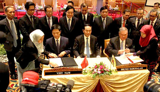 Chủ tịch nước dự diễn đàn doanh nghiệp và kết thúc chuyến thăm Brunei