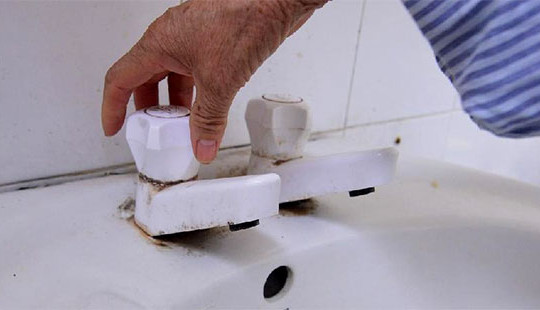 Trạm y tế xã đạt chuẩn quốc gia không có... nước sạch