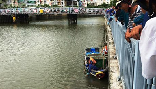 Phát hiện thi thể người đàn ông 60 tuổi trên kênh Nhiêu Lộc - Thị Nghè