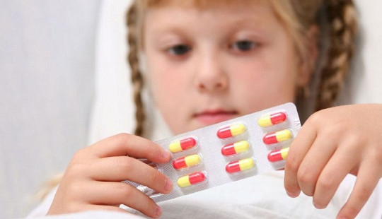 Bác sĩ chỉ ra nguyên nhân làm xuất hiện vi khuẩn kháng hầu hết các loại kháng sinh