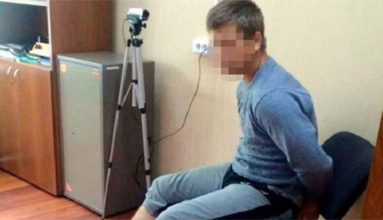 Thèm rượu, bà mẹ nhẫn tâm bán con gái cho kẻ cưỡng hiếp