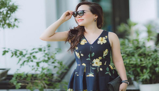 Sành điệu xuống phố với váy xoè hoa như nữ hoàng Kim Chi