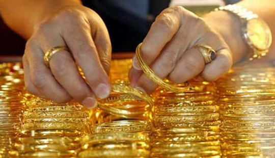 Dự đoán giá vàng tuần tới: Chuyên gia và nhà đầu tư kém lạc quan
