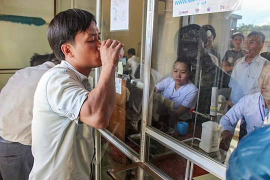 “Bức tường lửa” nơi biên giới- Kỳ 2: Vượt núi cùng đồng bào chống “bão”