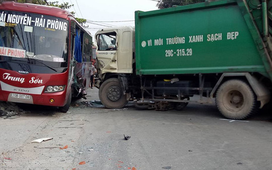 Hà Nội: Xe chở rác gây tai nạn liên hoàn, 6 người thương vong