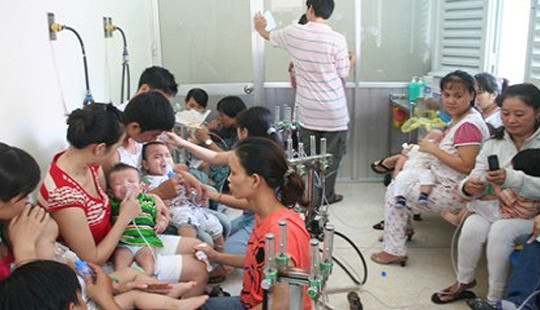 Thời tiết thất thường, trẻ mắc bệnh hô hấp tăng đột biến