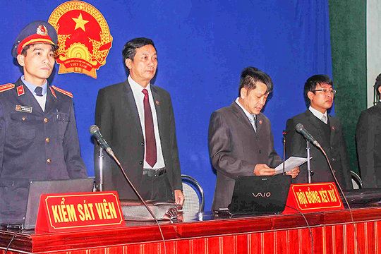 BLTTHS năm 2015: Bổ sung quy định về sự có mặt của thành viên Hội đồng xét xử, người tham gia tố tụng