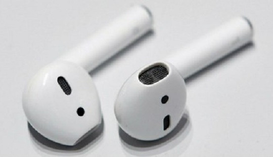 Tai nghe AirPods của Apple gây hại tới sức khỏe con người