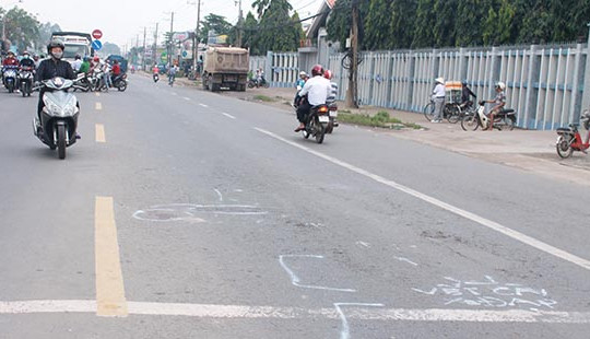Băng qua đường đi học nữ sinh bị xe ben cán tử vong