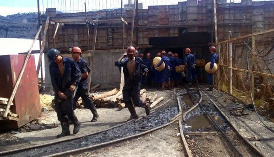Quảng Ninh: Nỗ lực đưa công nhân bị mắc kẹt trong hầm lò ra ngoài