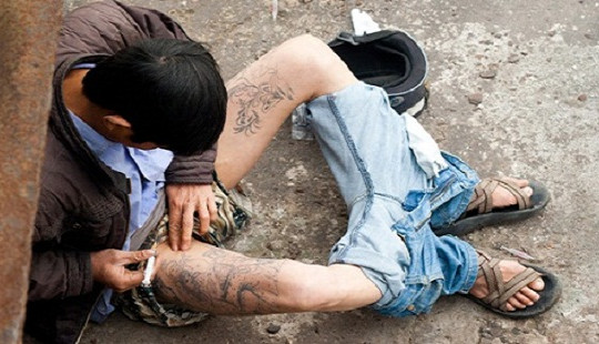 Hải Phòng: Con nghiện sốc thuốc, ngã xuống hồ tử vong