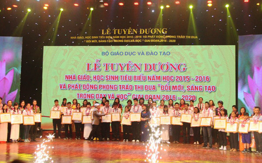 Vinh danh 252 học sinh, giáo viên tiêu biểu năm học 2015-2016