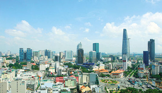 BĐS TP Hồ Chí Minh: Thừa phân khúc cao cấp, thiếu căn hộ vừa tiền