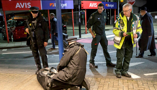 Sân bay London an toàn sau "nghi vấn hóa chất"