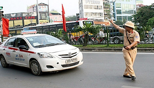 Nhiều tuyến phố cấm xe taxi hoạt động vào giờ cao điểm