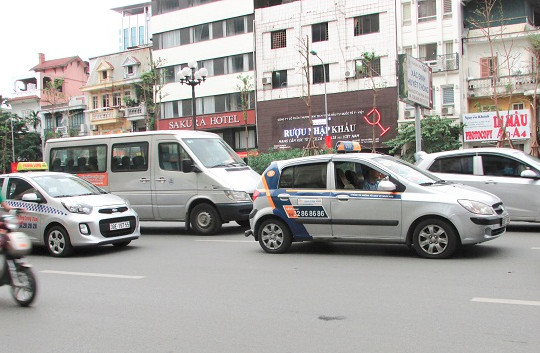 Xung quanh vấn đề taxi ngoại tỉnh: Cần tháo gỡ những khó khăn cho doanh nghiệp