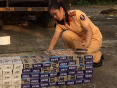 Thanh Hóa: Bắt 2 xe vận chuyển thuốc lá và đồ điện lạnh không nguồn gốc