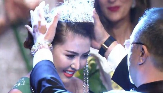 Ngọc Duyên đăng quang Nữ hoàng sắc đẹp Toàn cầu 2016
