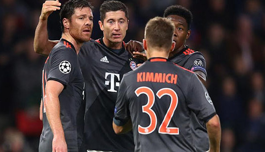 Đá bại PSV, Bayern cùng Atletico và vòng 1/8
