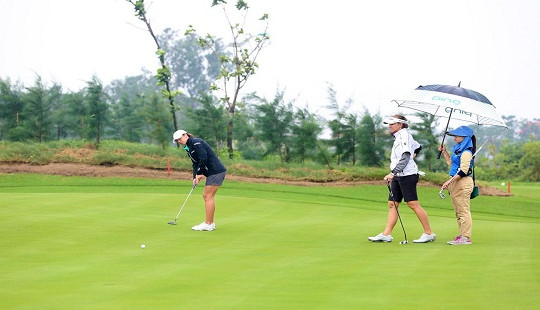 Gôn thủ chuyên nghiệp người Mỹ nói về sân FLC Samson Golf Links