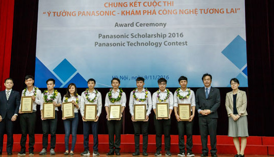 Panasonic trao học bổng toàn phần cho sinh viên 7 trường đại học
