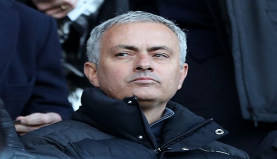 HLV Mourinho bất ngờ yêu cầu điều tra đội ngũ y tế tại M.U