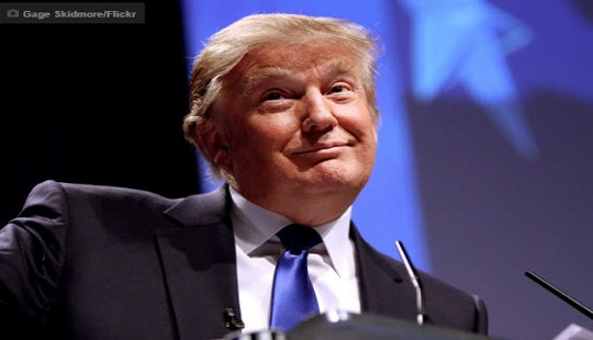 Caviar tiếp tục cho ra mắt iPhone 7 phiên bản Donald Trump