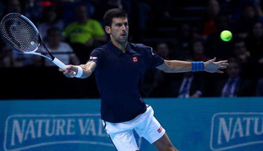Djokovic lấy lại phong độ sớm giành vé vào bán kết ATP World Tour Finals