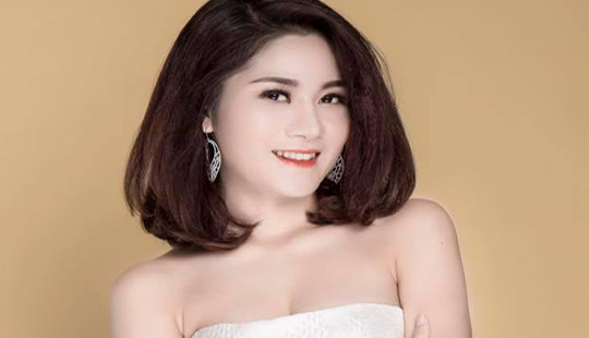 MC Thu Trang bén duyên ca hát, tự tình “Tôi bước vào yêu”