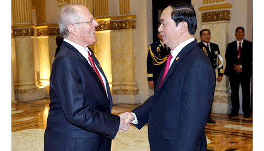 Chủ tịch nước Trần Đại Quang hội đàm với Tổng thống Peru; Gặp gỡ doanh nghiệp Peru