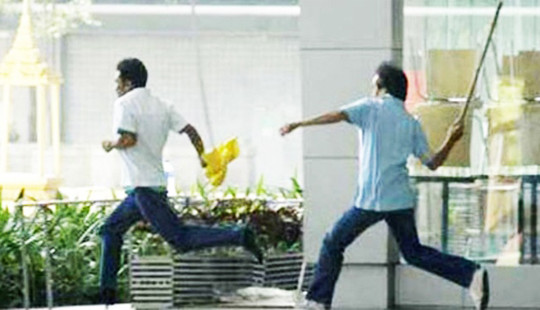 Xin số điện thoại không được, đánh người gây thương tích