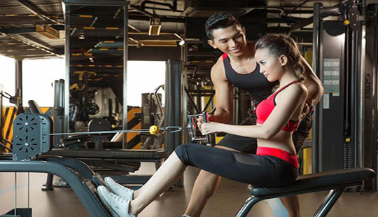 Ngọc Tình, Khánh Ngân quấn quýt tập gym, khoe body ngọt ngào